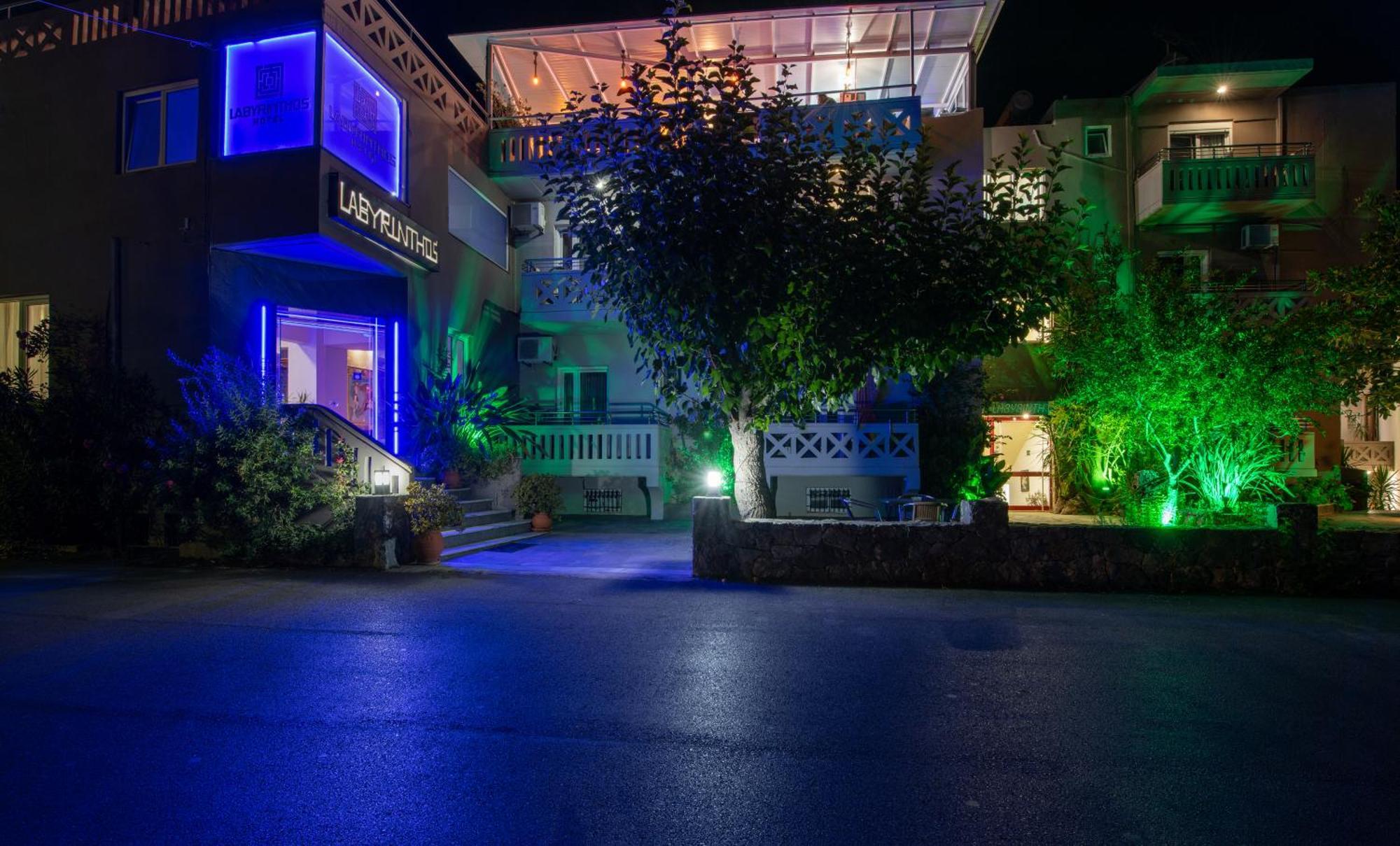 Labyrinth Hotel Джорджополис Екстериор снимка